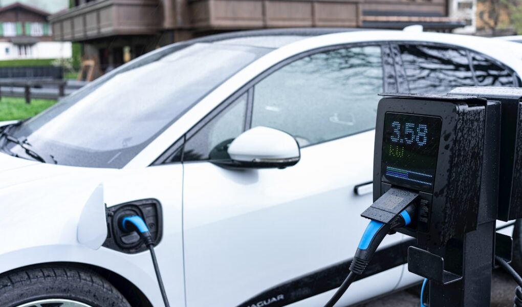 Batteriteknologi: Fremtiden for Energilagring